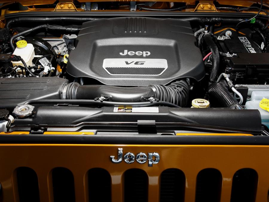  Jeep Wrangler Unlimited Rubicon X 2014 года  (AU) (фото 23 из 28)